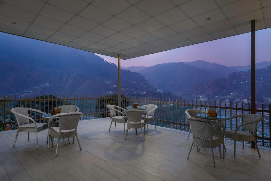 spt clarks inn suites mandi