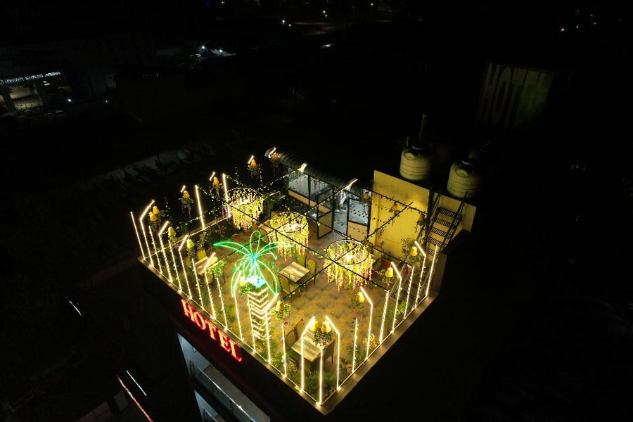 hotel adhiraj inn