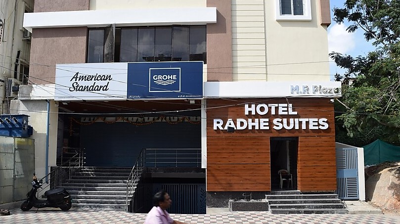 Hotel Radhe Suites