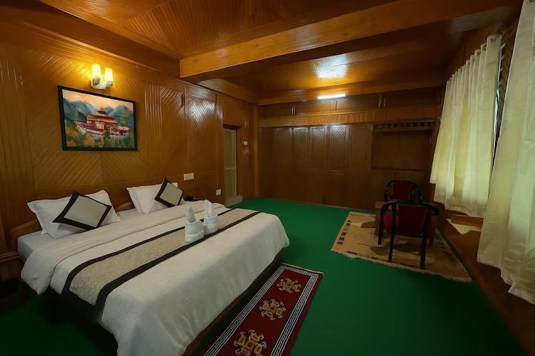 hotel tawang holiday
