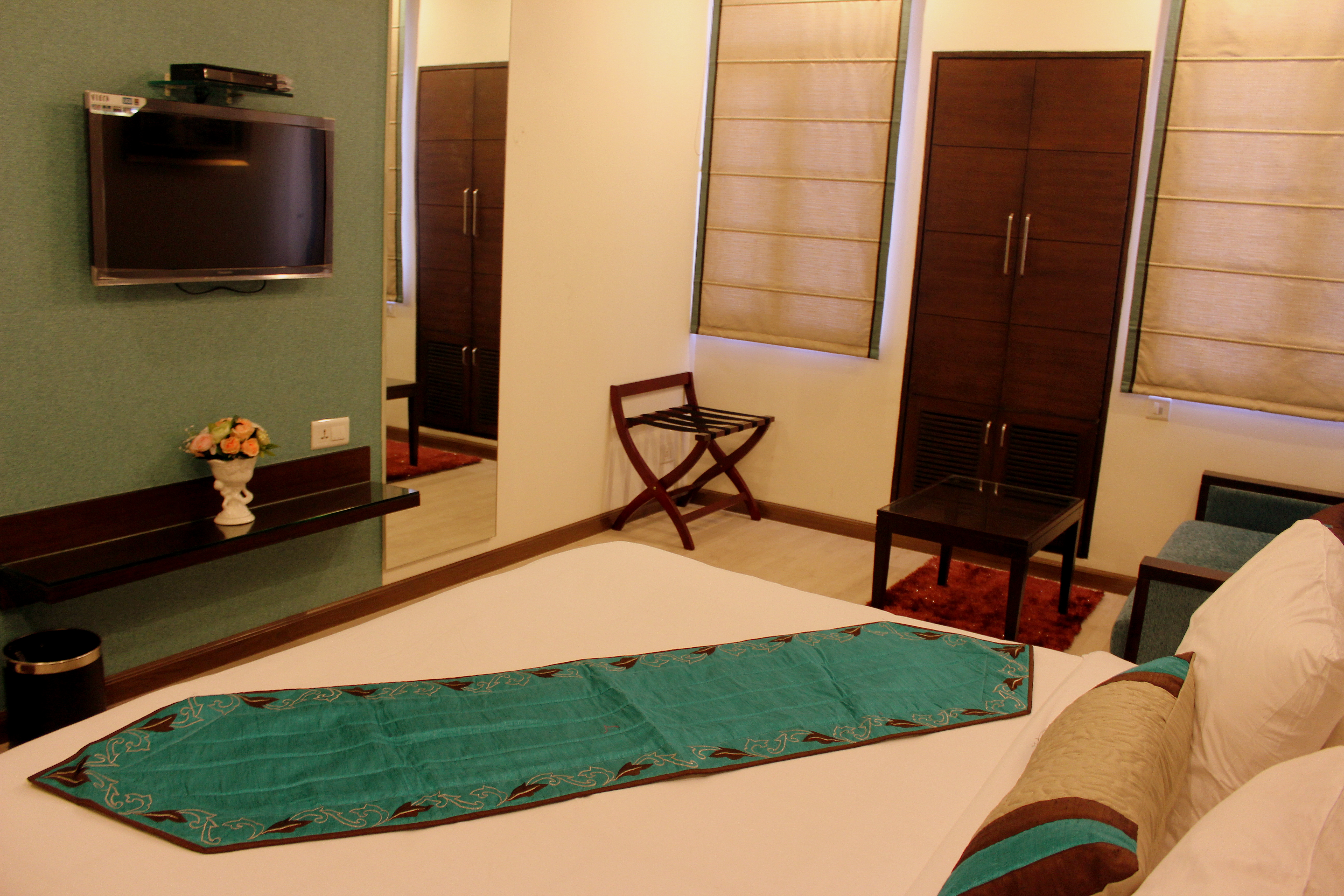 hotel amrapali grand