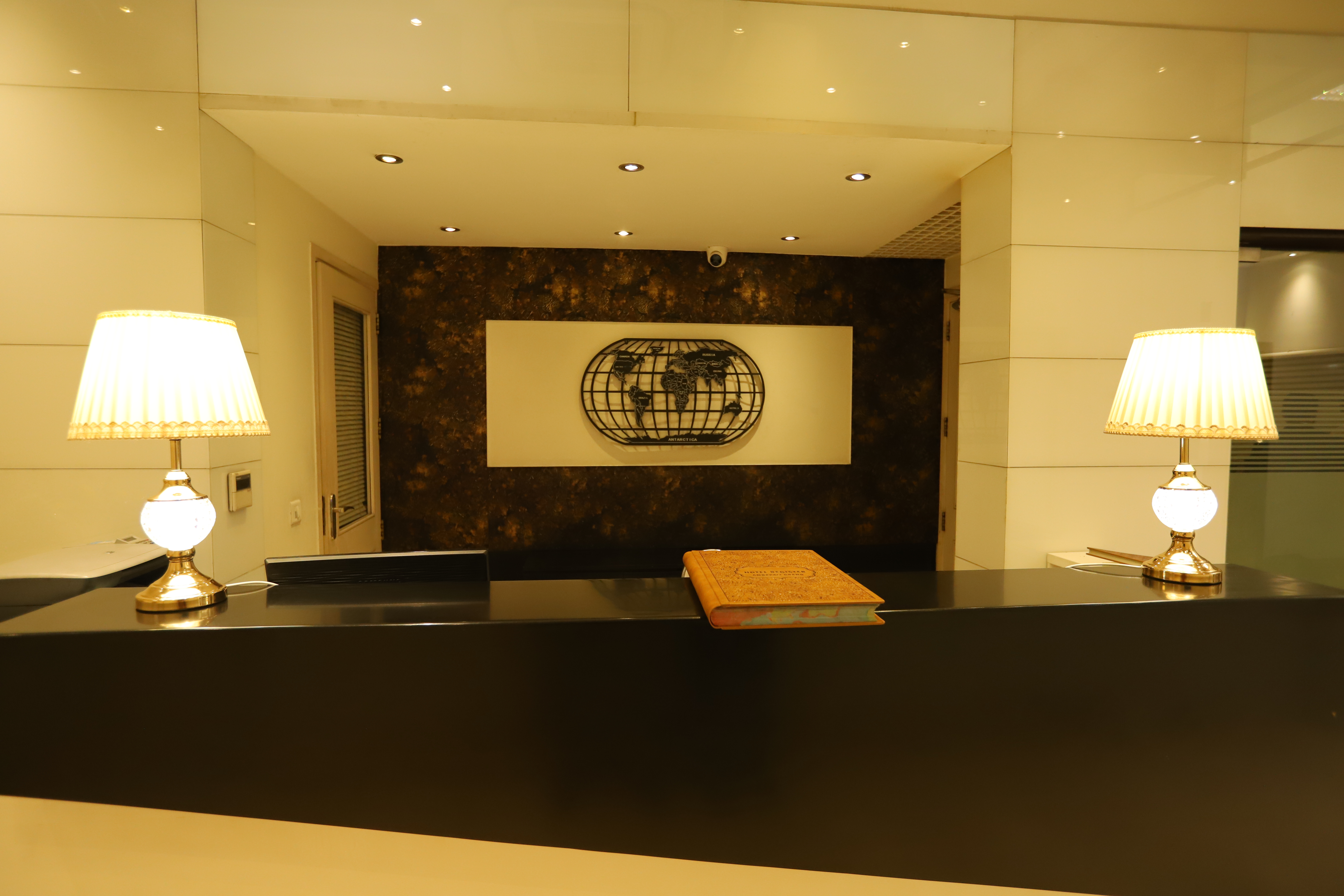 hotel amrapali grand