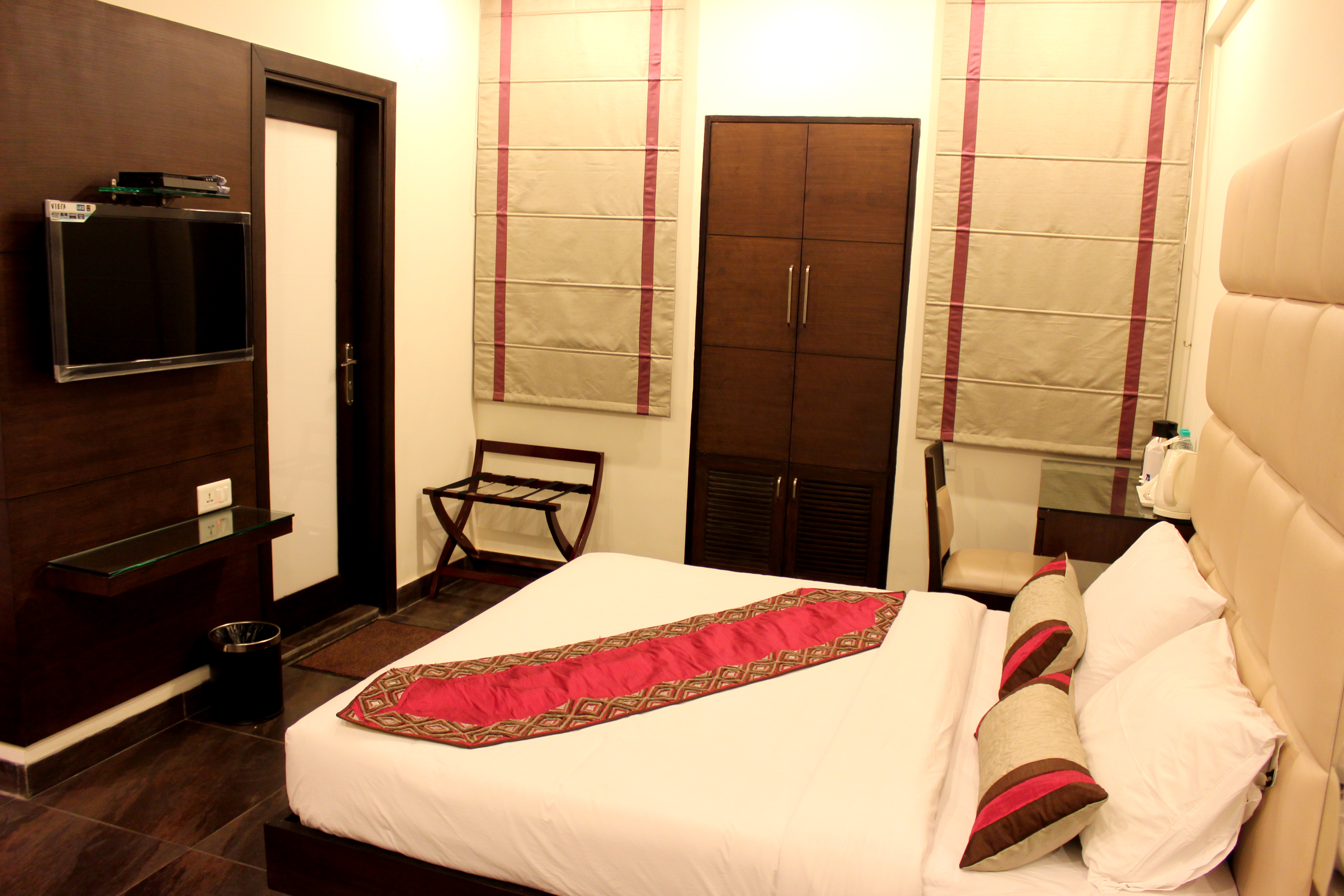 hotel amrapali grand