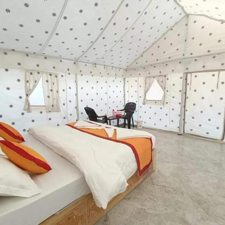 barkha desert safari camp jaisalmer