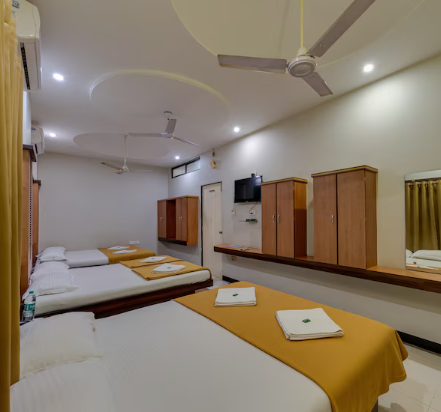Hotel Adarsh Deluxe, Kolhapur, Kolhapur ,2 star
