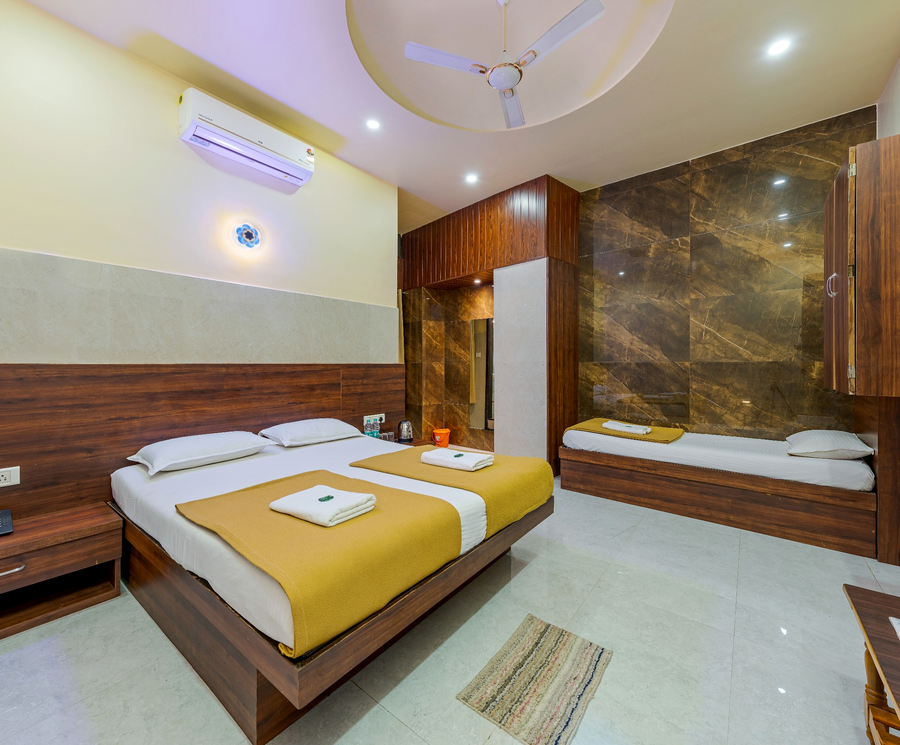 hotel adarsh deluxe
