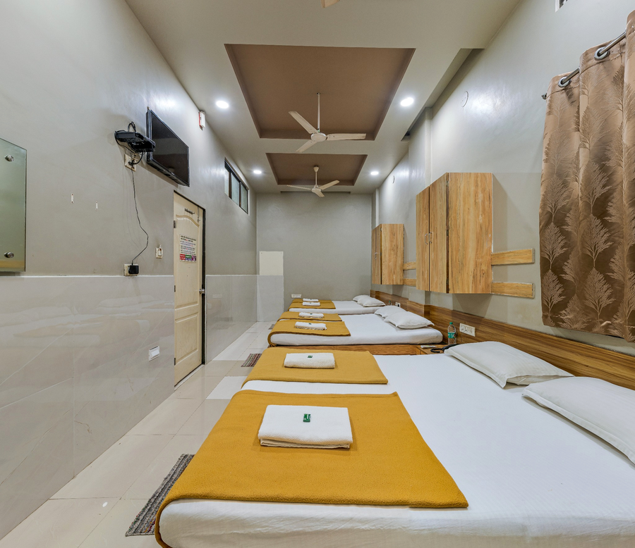 hotel adarsh deluxe