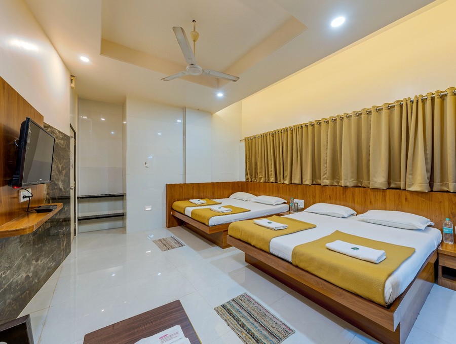hotel adarsh deluxe