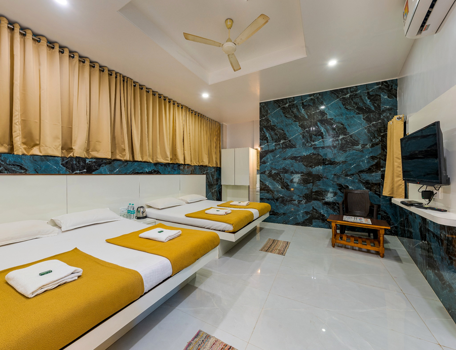hotel adarsh deluxe