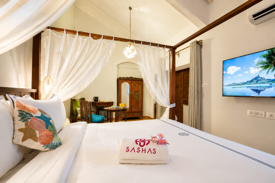 sashas holiday village
