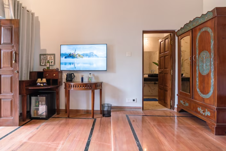 sashas holiday village