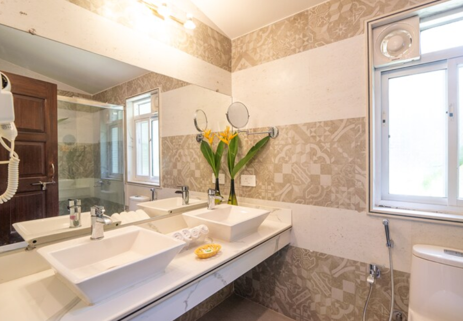 sashas holiday village