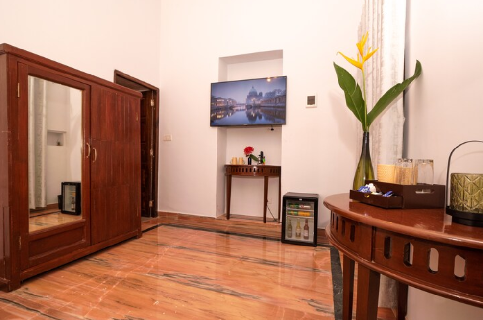 sashas holiday village