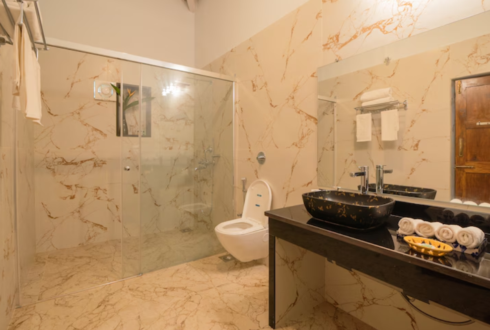 sashas holiday village