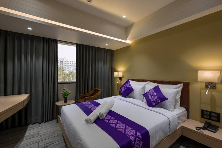 Purple Beds By VITS Dwarkesh, Surat,Near Surat Train Station,3 star