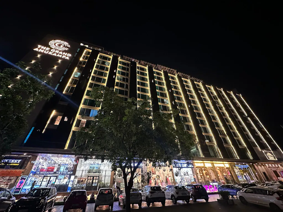 Richi Rich Studio Apartment,Shyam Nagar,2 star