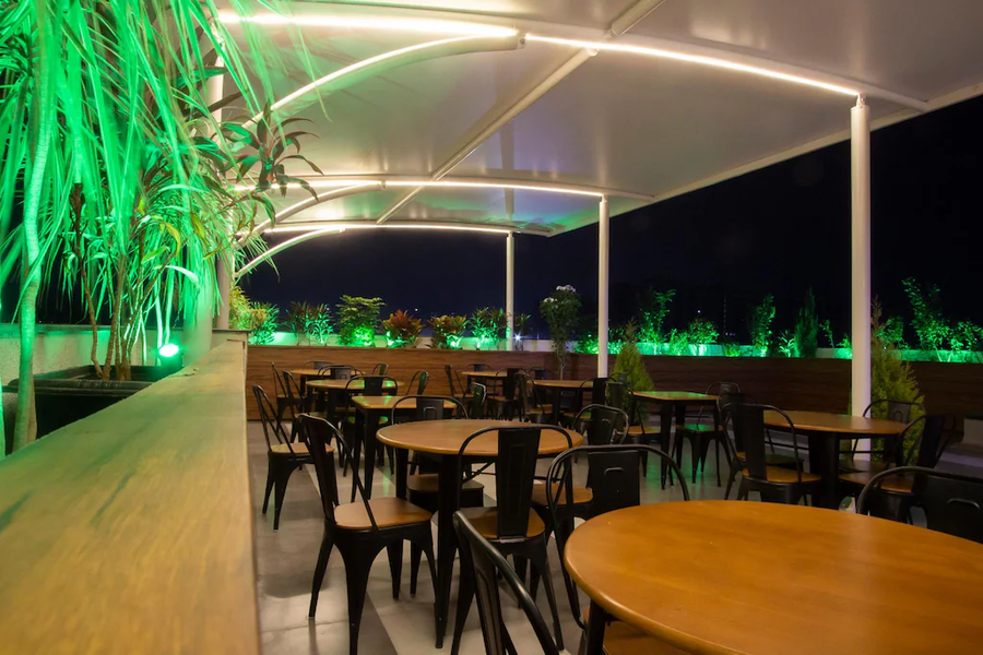 Monarch Guestline, Magarpatta,,3 star