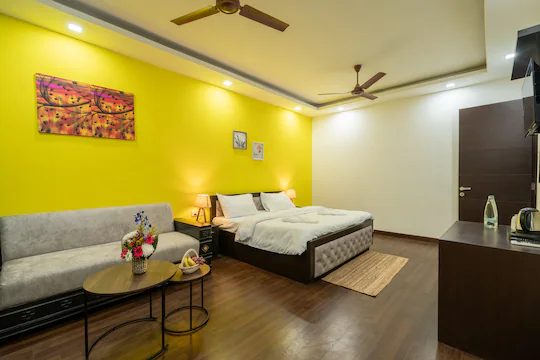 lime boutique bed and breakfast nehru place metro