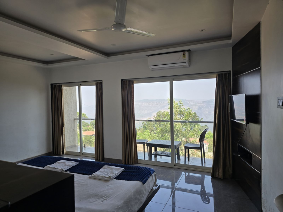 hotel holiday plus