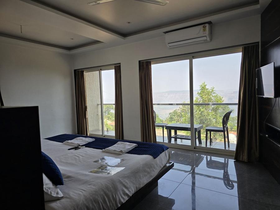 hotel holiday plus