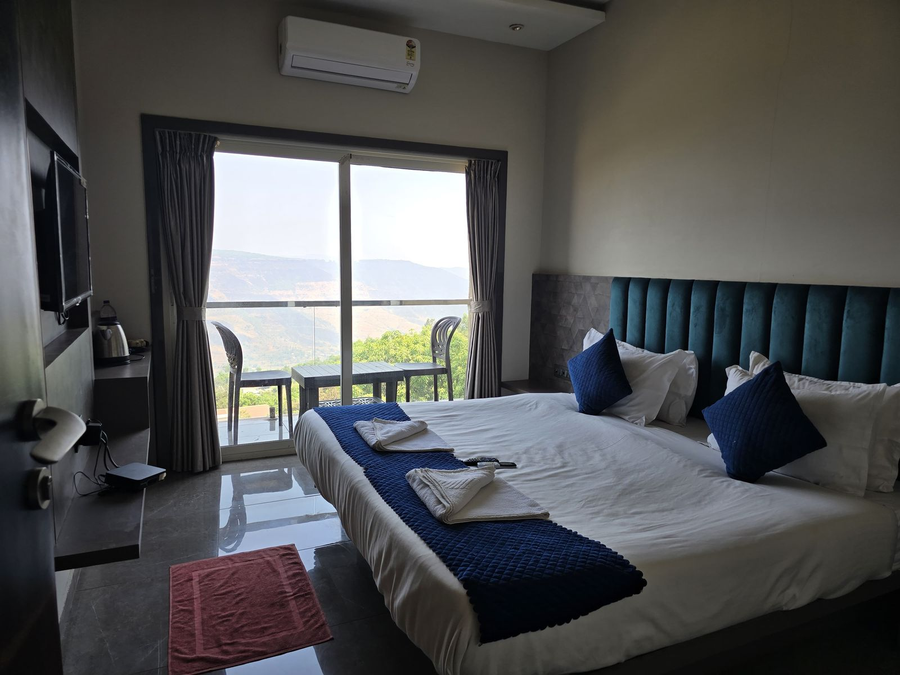hotel holiday plus