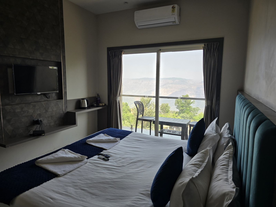 hotel holiday plus