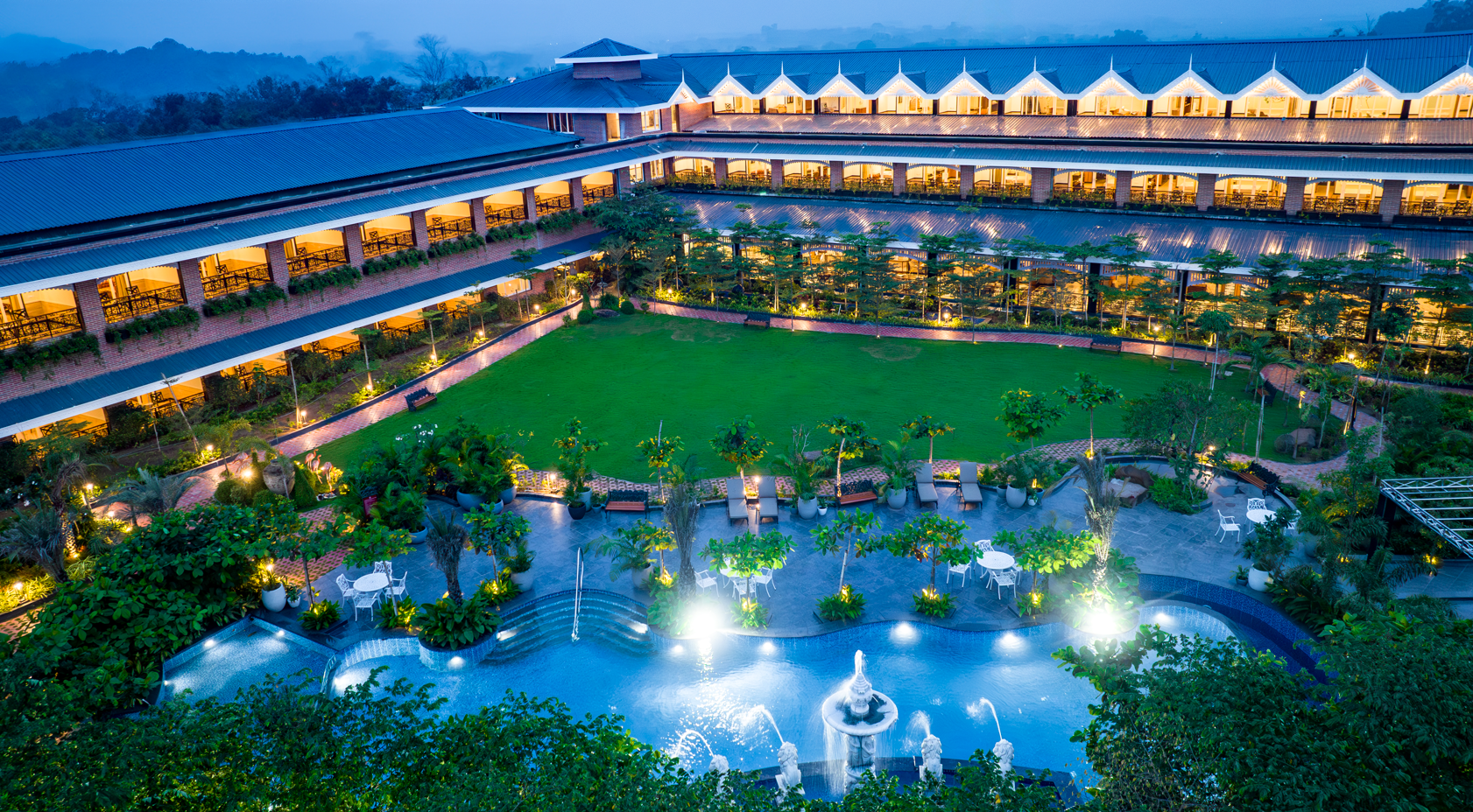 Mayfair Oasis Resort And Convention