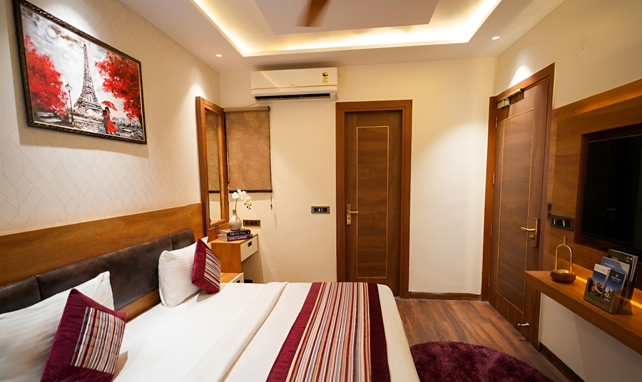 Masaga By Qcent,Laxman Vihar,3 star