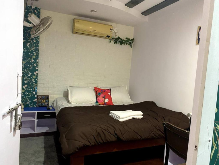 Couzy Cocoonn Stays,,3 star