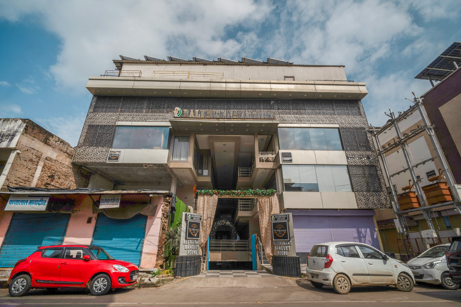 The White Seasons,Lohiya Bazaar ,3 star