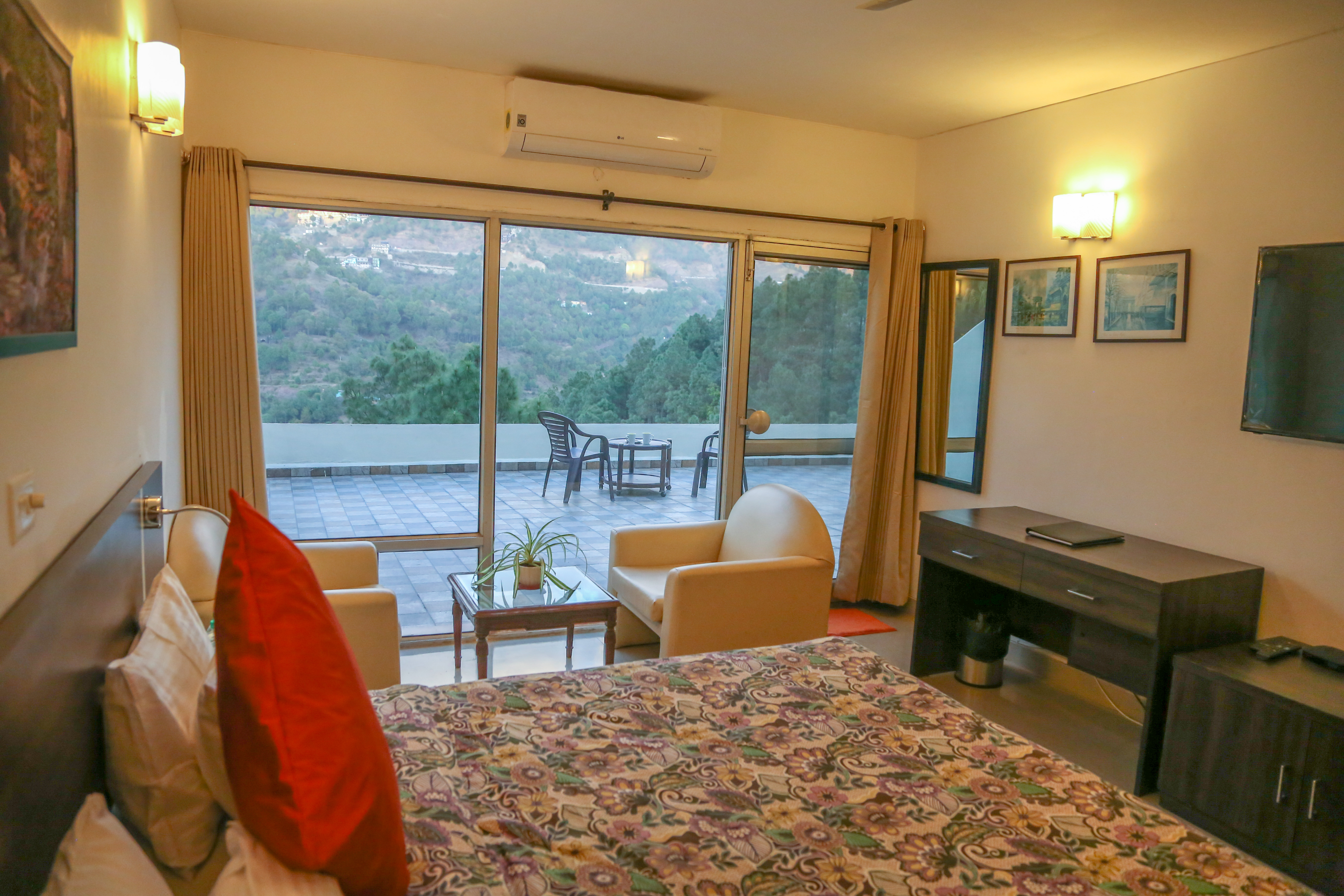 Solan Hotel, Book Solan Hotels