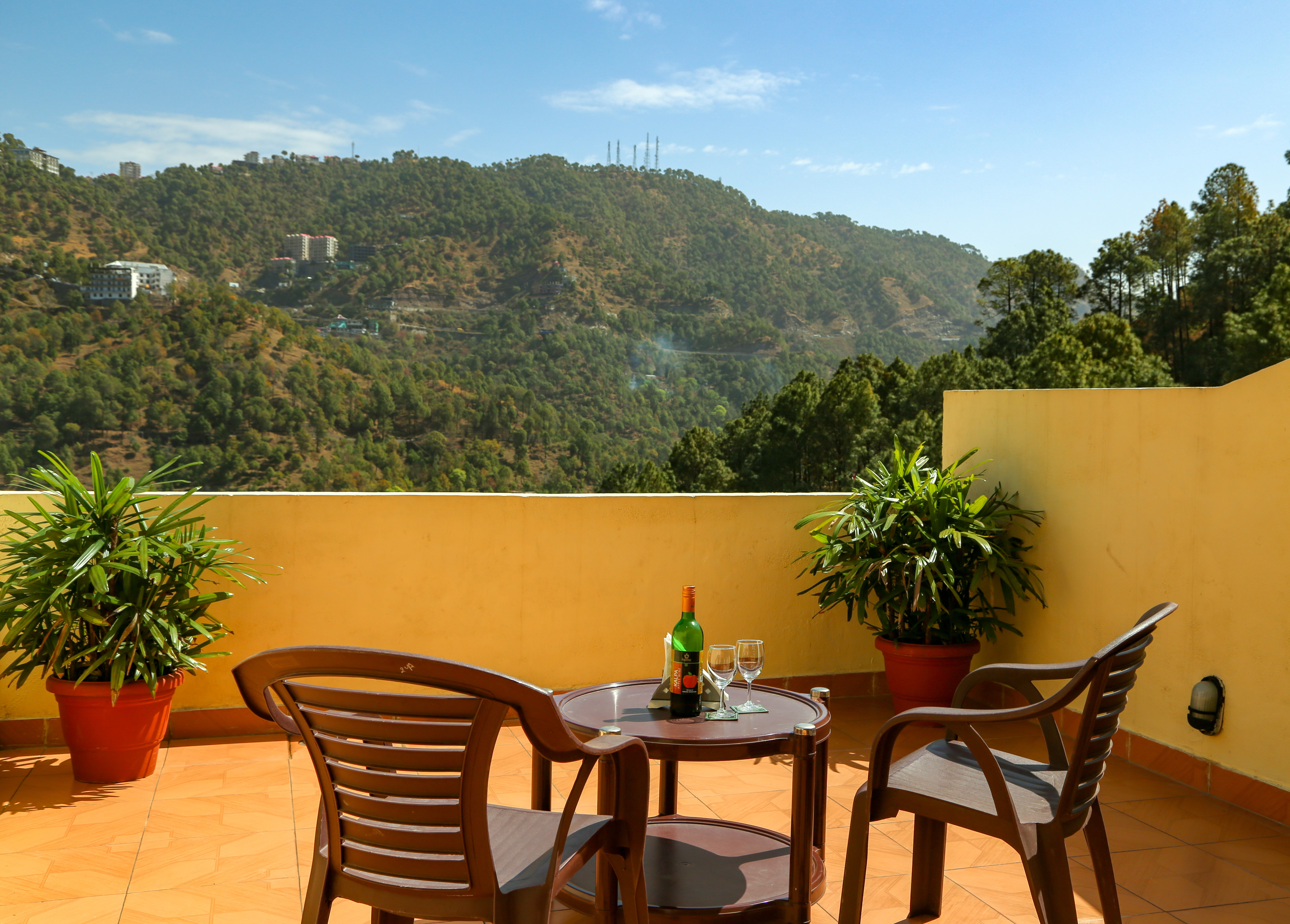 Solan Hotel, Book Solan Hotels