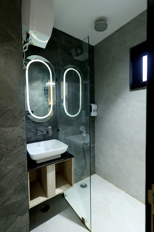 hotel sar kamla dham