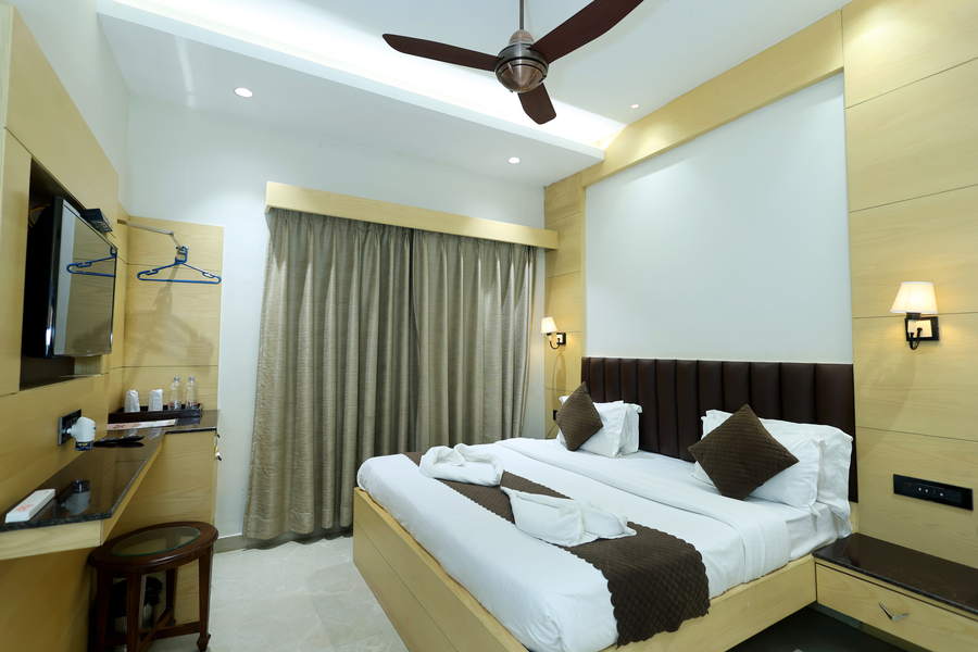 hotel sar kamla dham