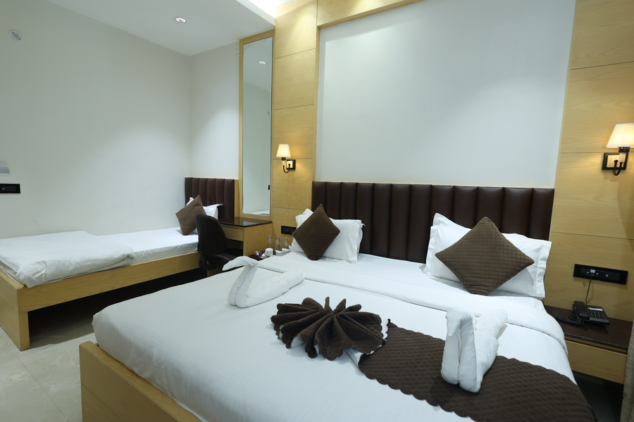 hotel sar kamla dham