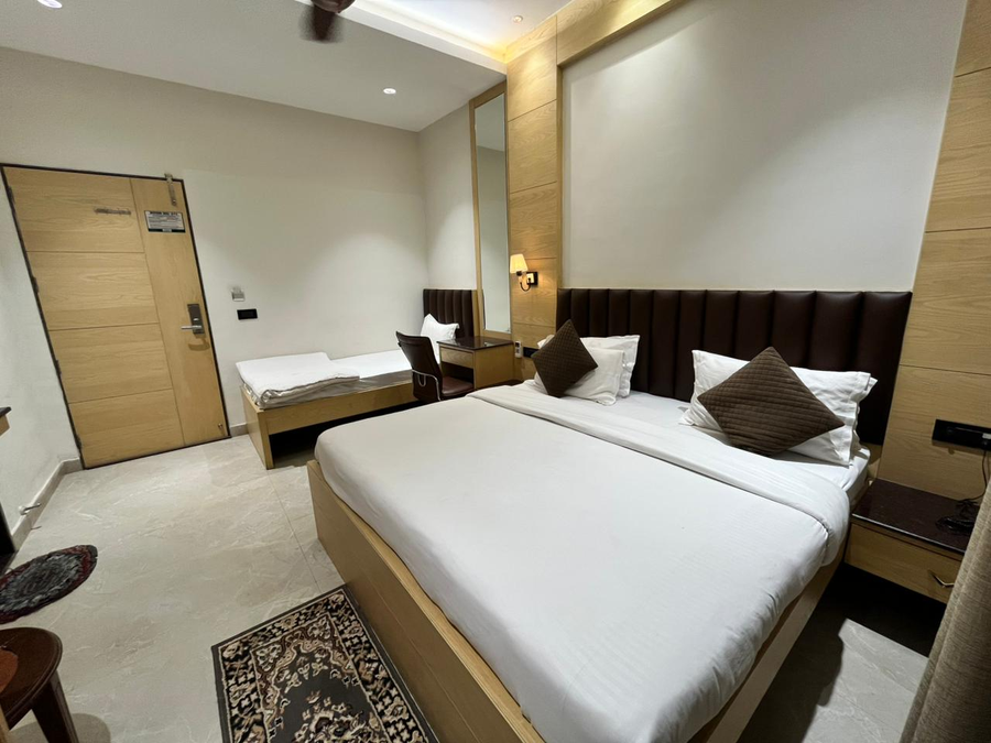 hotel sar kamla dham