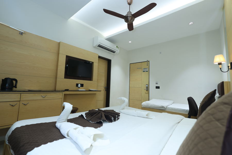 hotel sar kamla dham