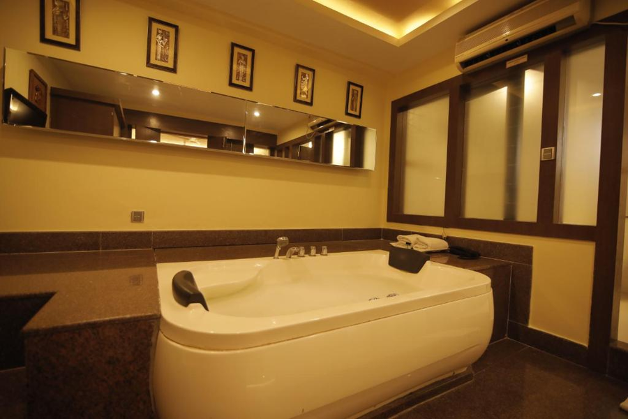 Hotel Krc Palace,Kamarchuburi,3 star