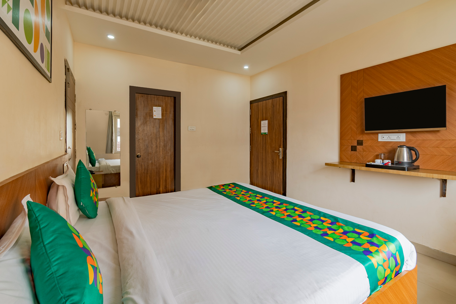 Treebo Raj Palace,Maheshpur,3 star