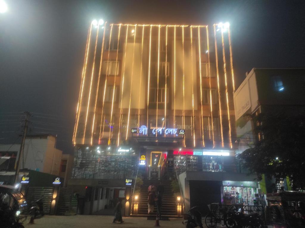 Lee Palace Hotel,Biswanath Charali,2 star