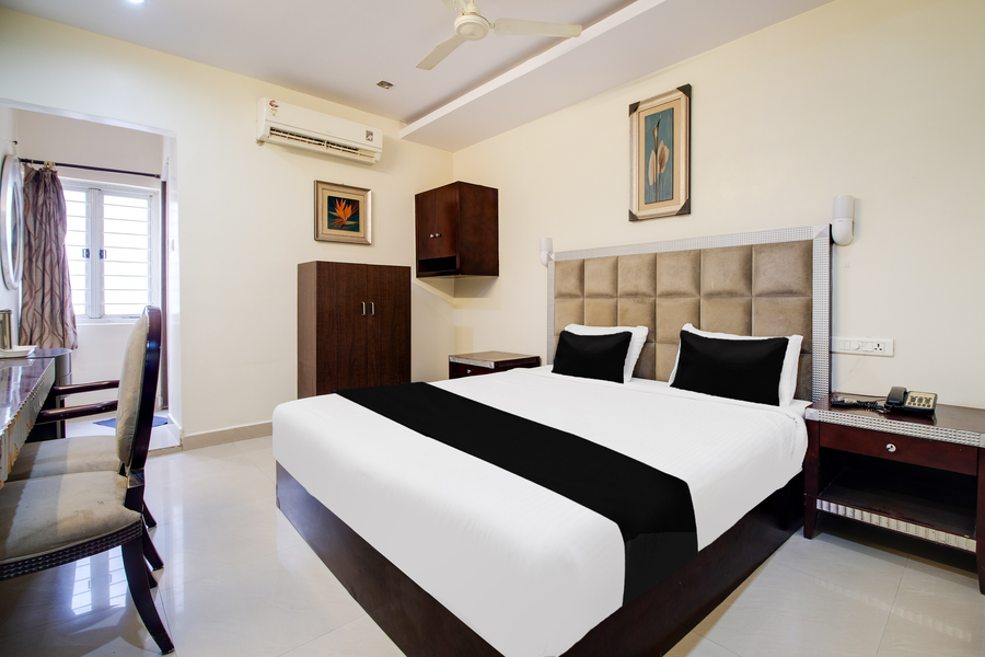 oyo townhouse gajuwaka near cmr mall