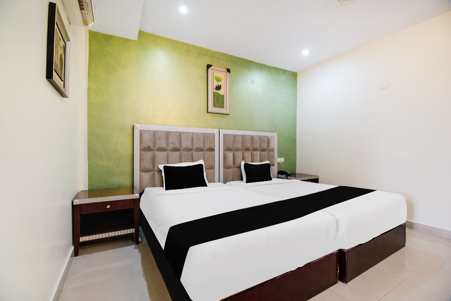 oyo townhouse gajuwaka near cmr mall