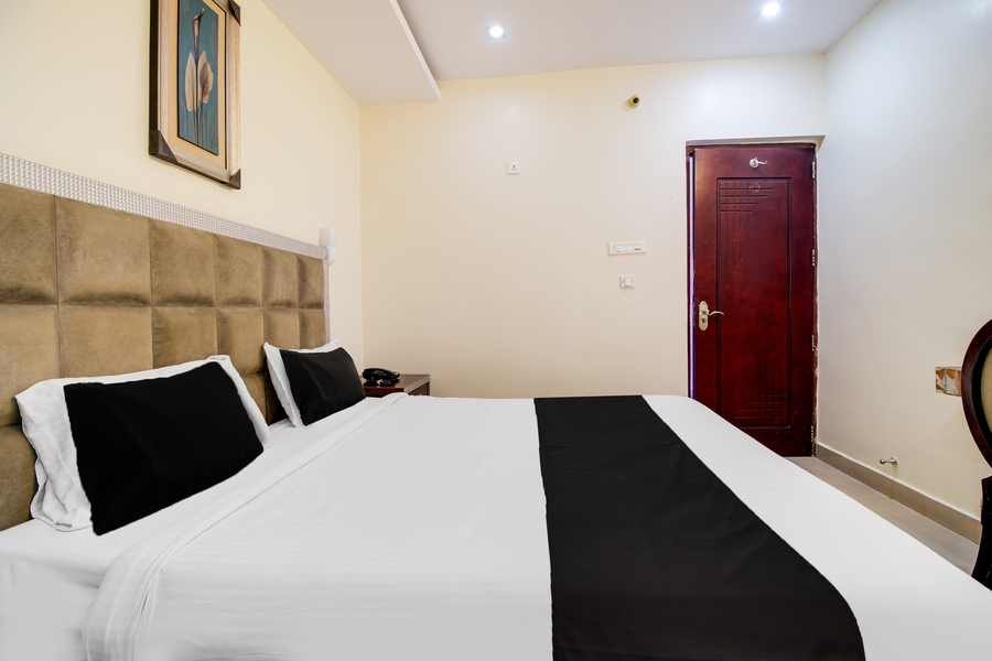 oyo townhouse gajuwaka near cmr mall