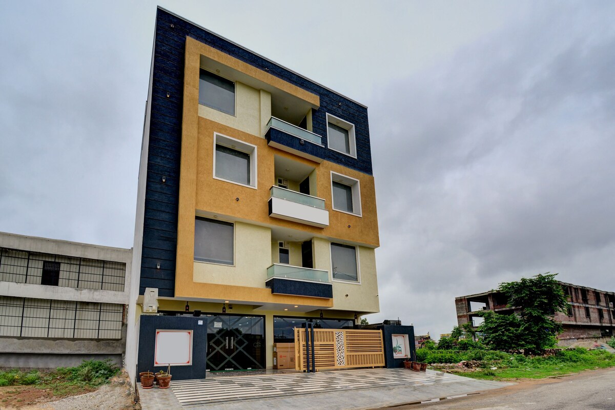 Hotel Olive Greens,Mansarovar,3 star