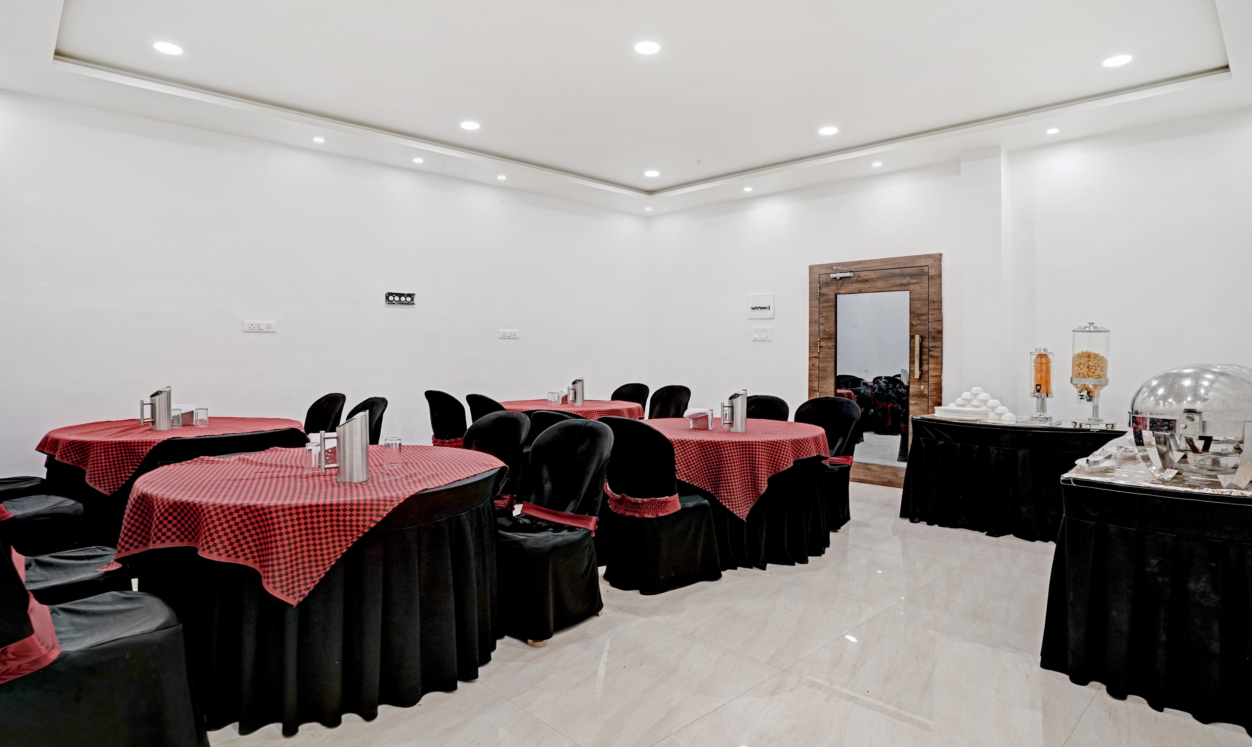 Treebo Varsha Palace,,3 star