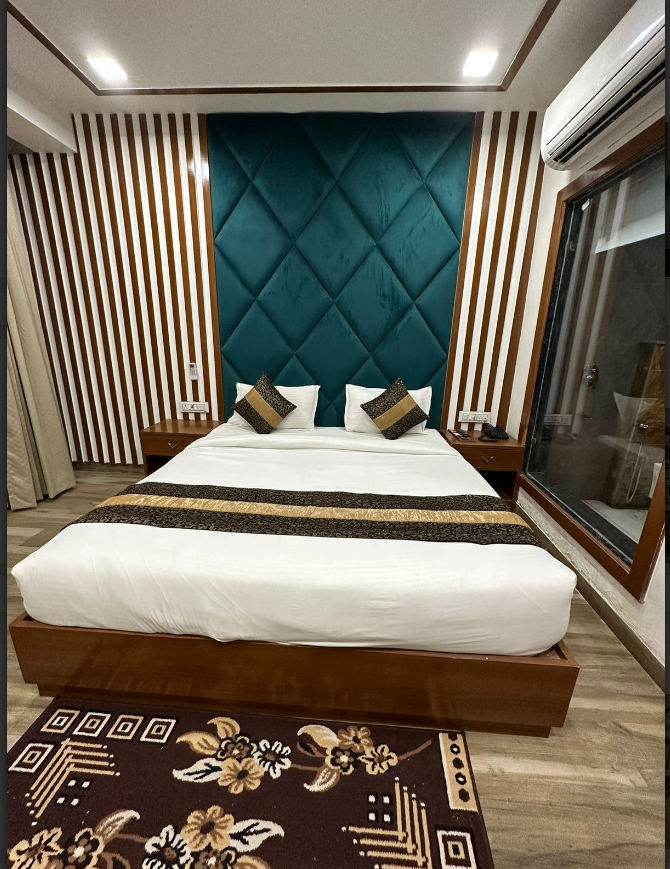 Hotel The Rich Grand,Fatehabad Road,3 star