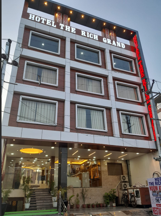 Hotel The Rich Grand,Fatehabad Road,3 star