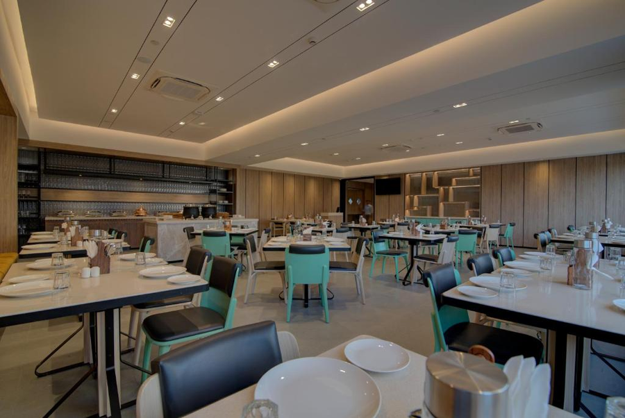 7 apple hotel pratap nagar