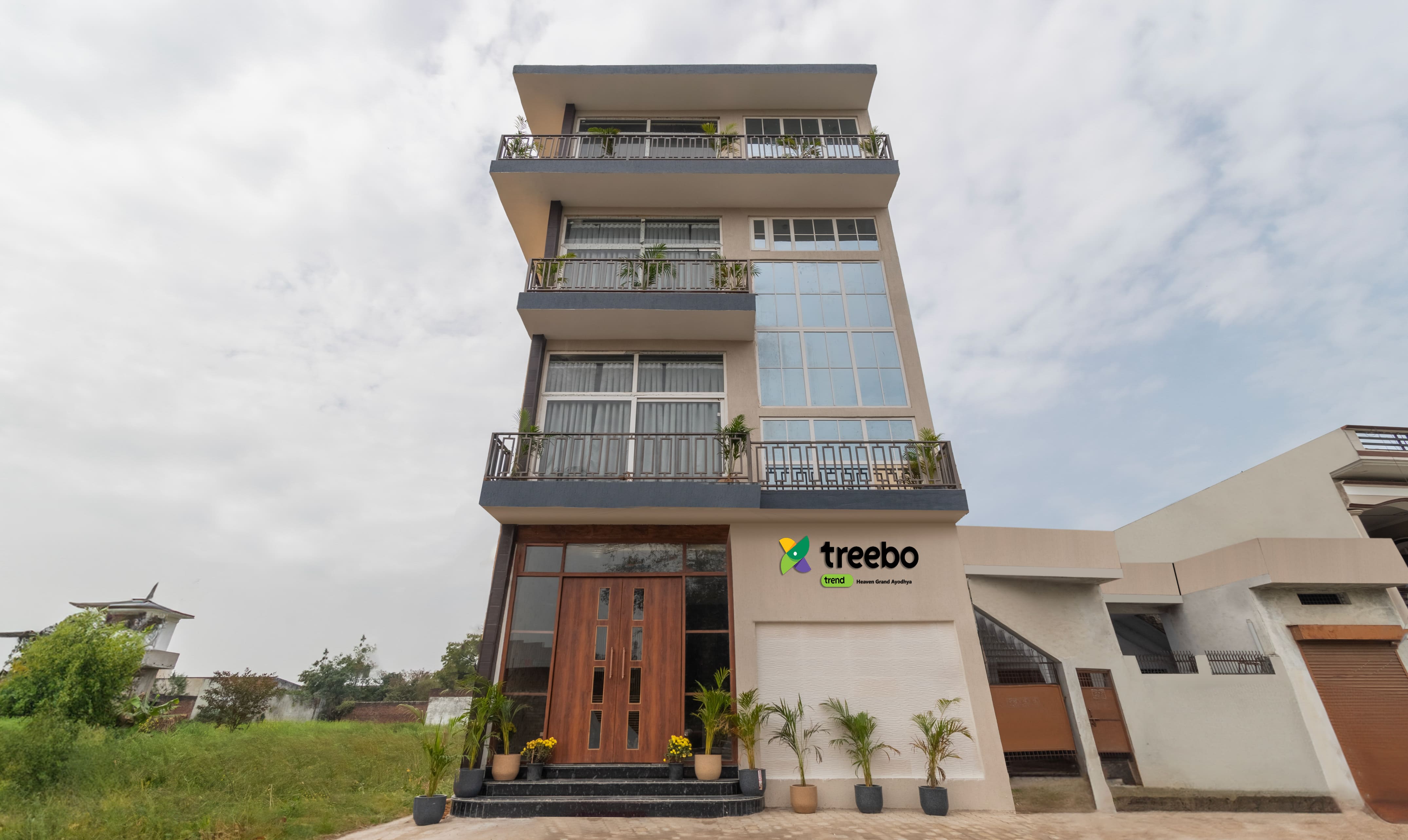 Treebo Heaven Grand Ayodhya,Faizabad,3 star