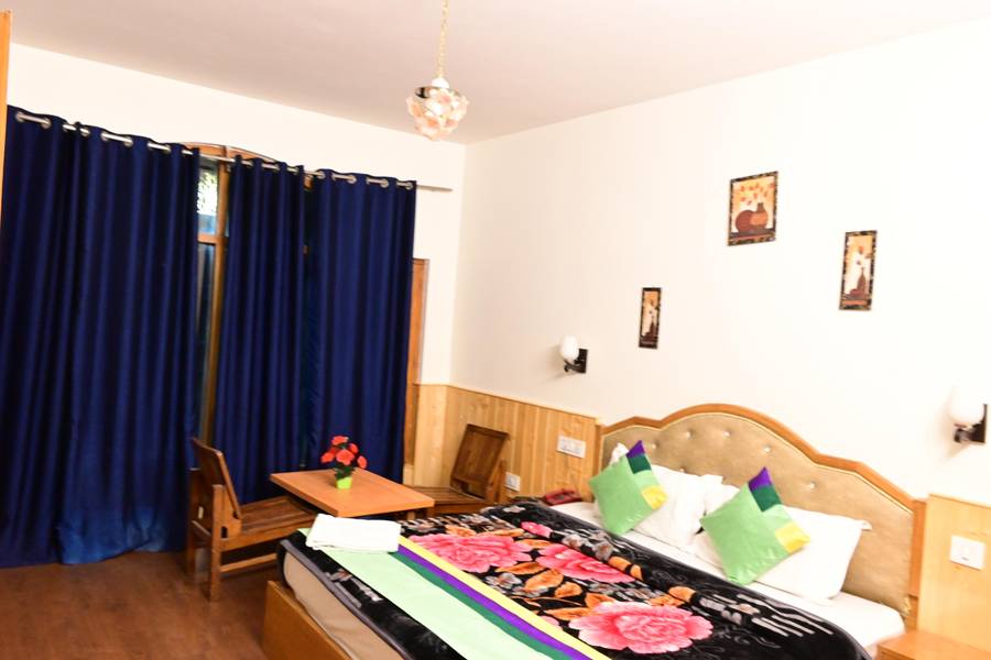 smart lakhanpal resort